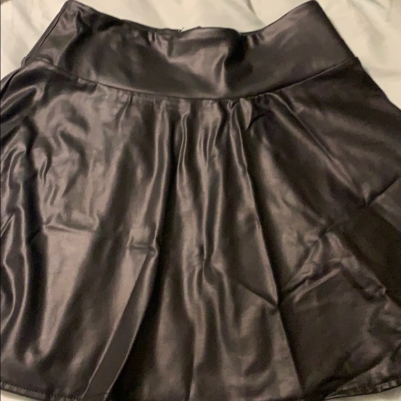 Leather skirt - Picture 1 of 1